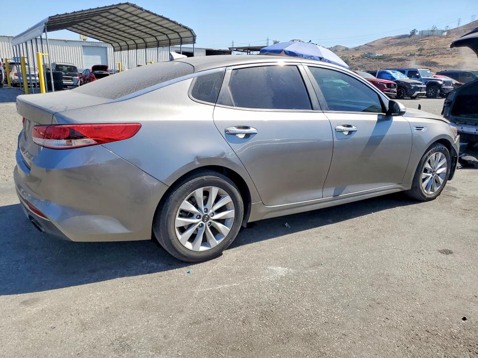 2017 Kia Optima მანქანა იყიდება აუქციონზე, vin: 5XXGT4L31HG169764, აუქციონის ნომერი: 59884946
