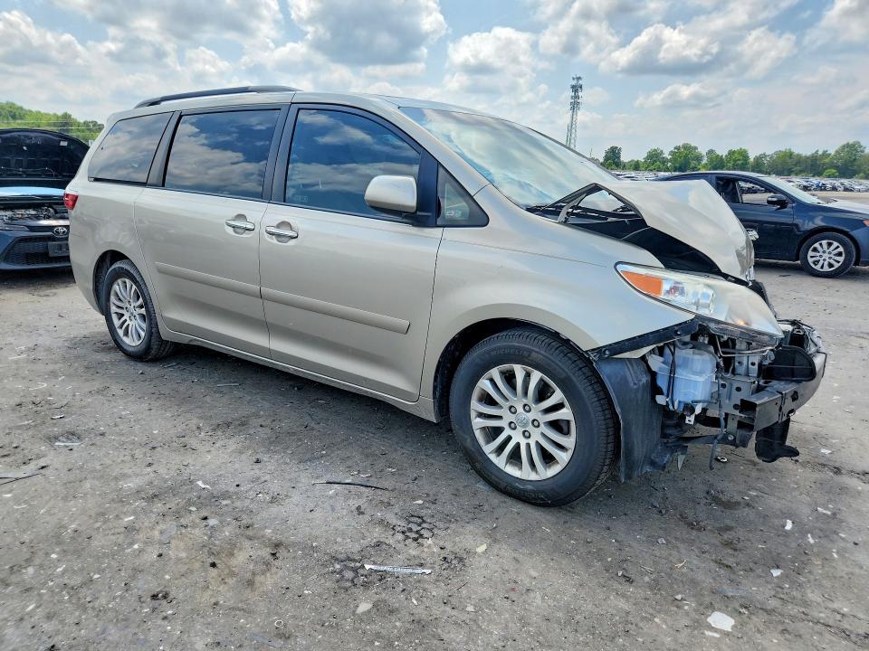 Продажа на аукционе авто 2017 Toyota Sienna, vin: 5TDYZ3DC3HS858313, номер лота: 59867776