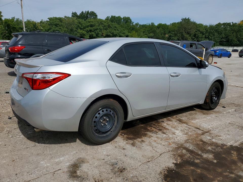 62516186 :رقم المزاد ، 5YFBURHEXFP215496 vin ، 2015 Toyota Corolla مزاد بيع
