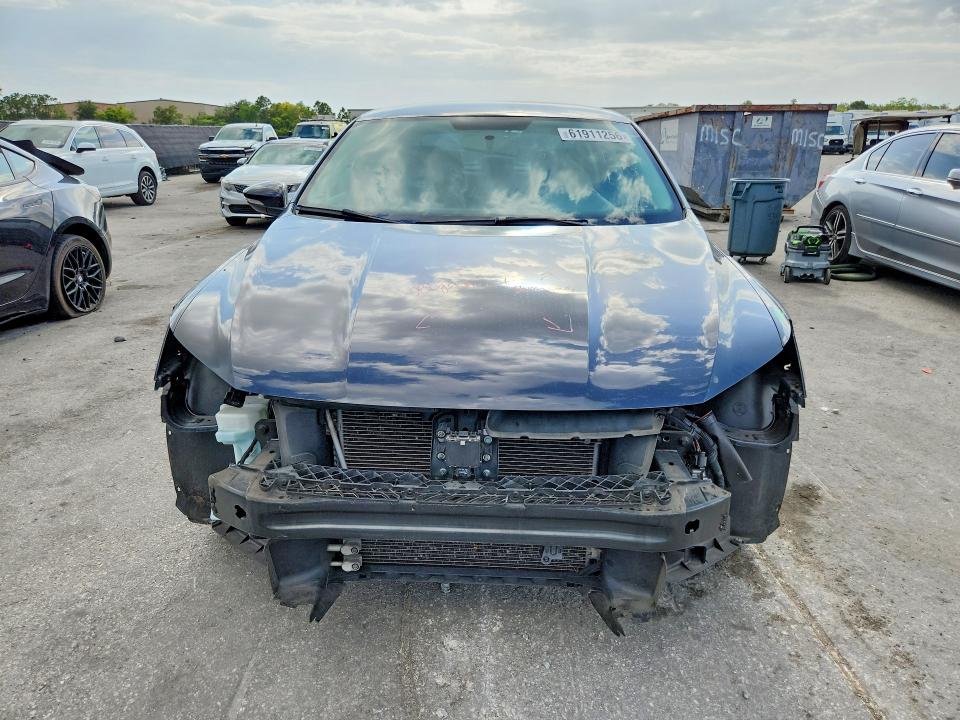 61911256 :رقم المزاد ، 1VWDT7A36HC067493 vin ، 2017 Volkswagen Passat مزاد بيع
