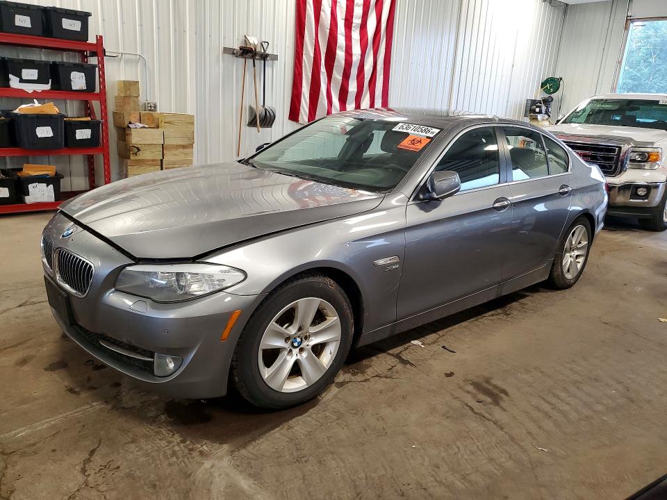 63610586 :رقم المزاد ، WBAXH5C57CDW04568 vin ، 2012 Bmw 528 مزاد بيع