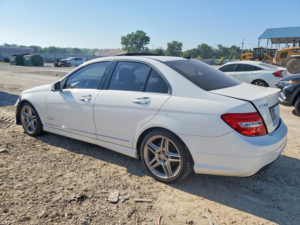 2014 Mercedes-benz C მანქანა იყიდება აუქციონზე, vin: WDDGF8AB4EG233038, აუქციონის ნომერი: 61192366