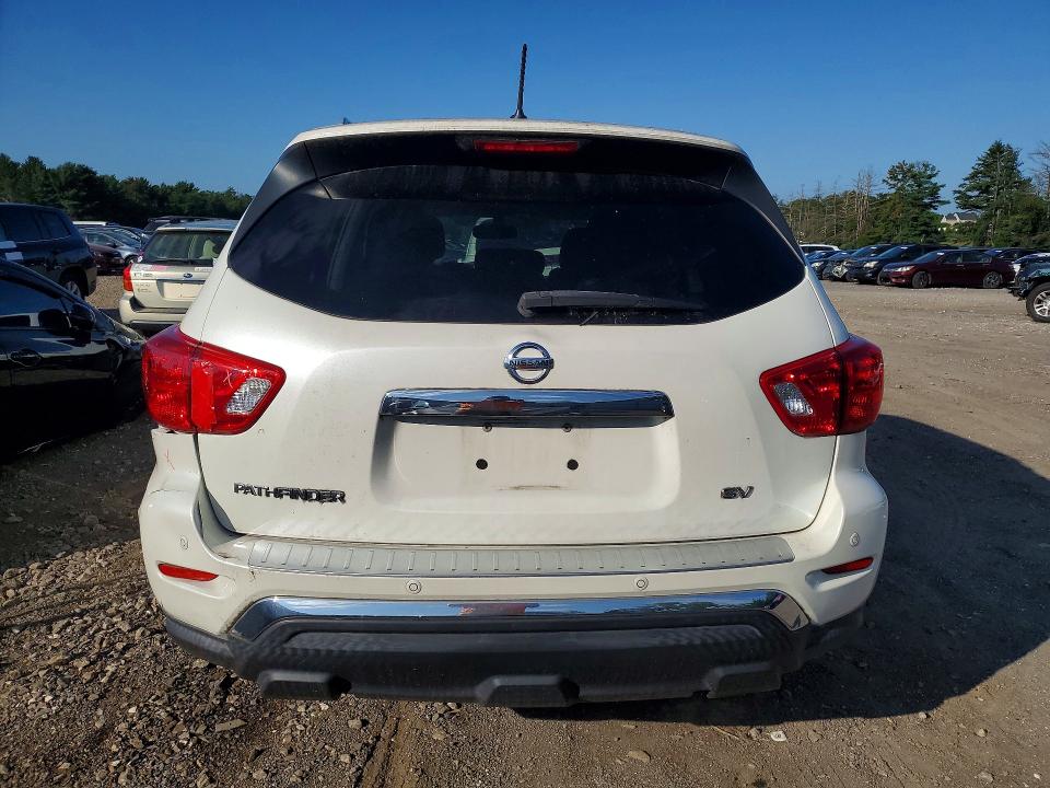 63393006 :رقم المزاد ، 5N1DR2MN8JC664020 vin ، 2018 Nissan Pathfinder مزاد بيع