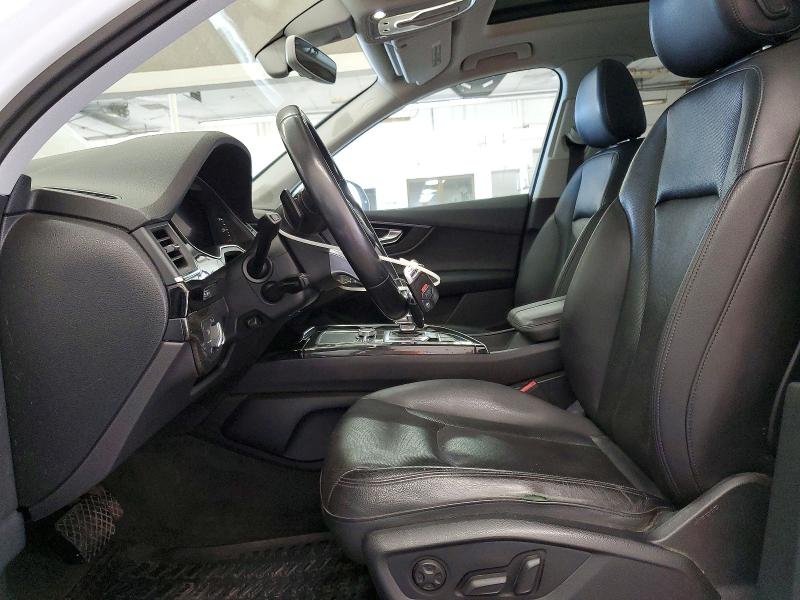 60611556 :رقم المزاد ، WA1LAAF70HD016217 vin ، 2017 Audi Q7 مزاد بيع