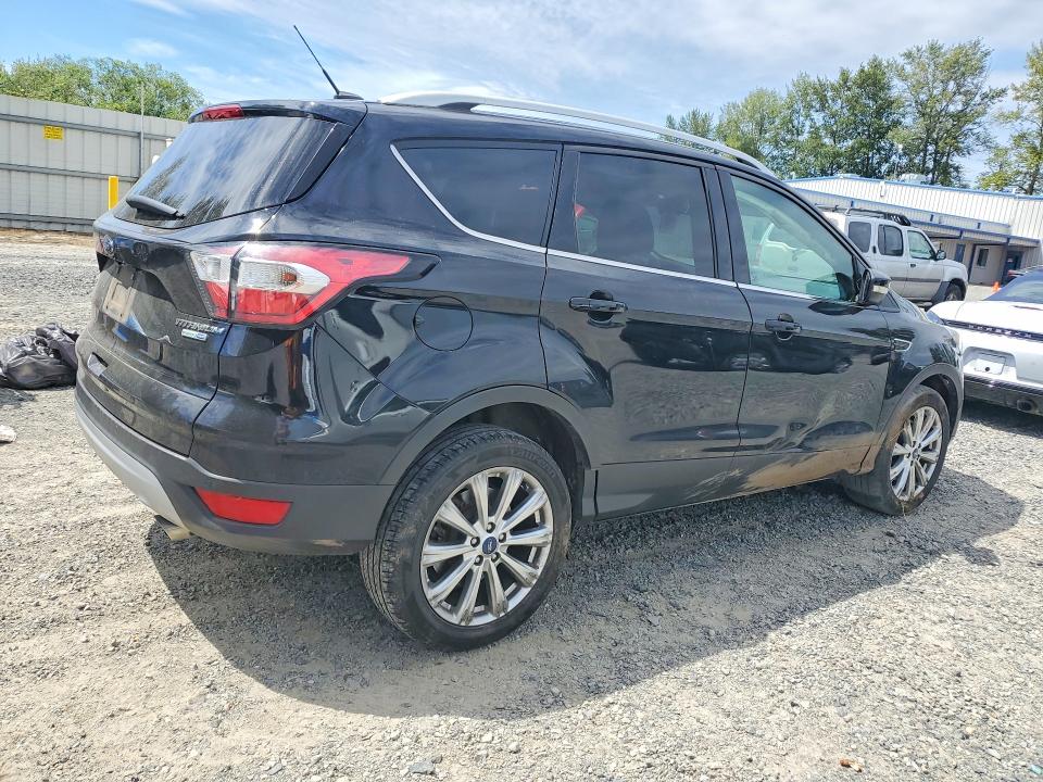60223836 :رقم المزاد ، 1FMCU9JD2HUE37618 vin ، 2017 Ford Escape مزاد بيع