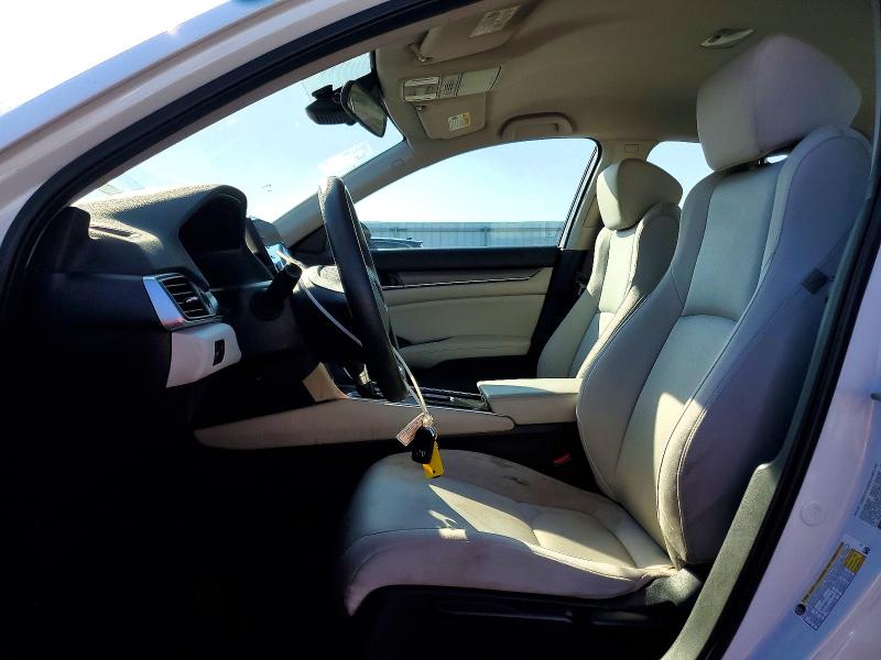 60787606 :رقم المزاد ، 1HGCV1F17JA041324 vin ، 2018 Honda Accord مزاد بيع
