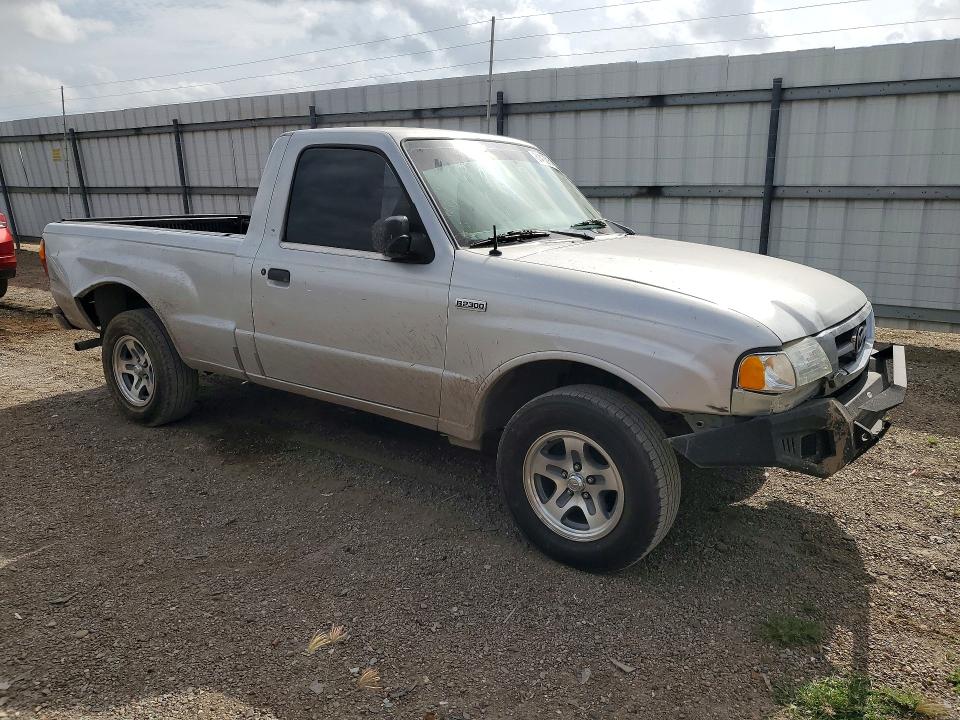 61412016 :رقم المزاد ، 4F4YR12D31TM25640 vin ، 2001 Mazda B2300 مزاد بيع