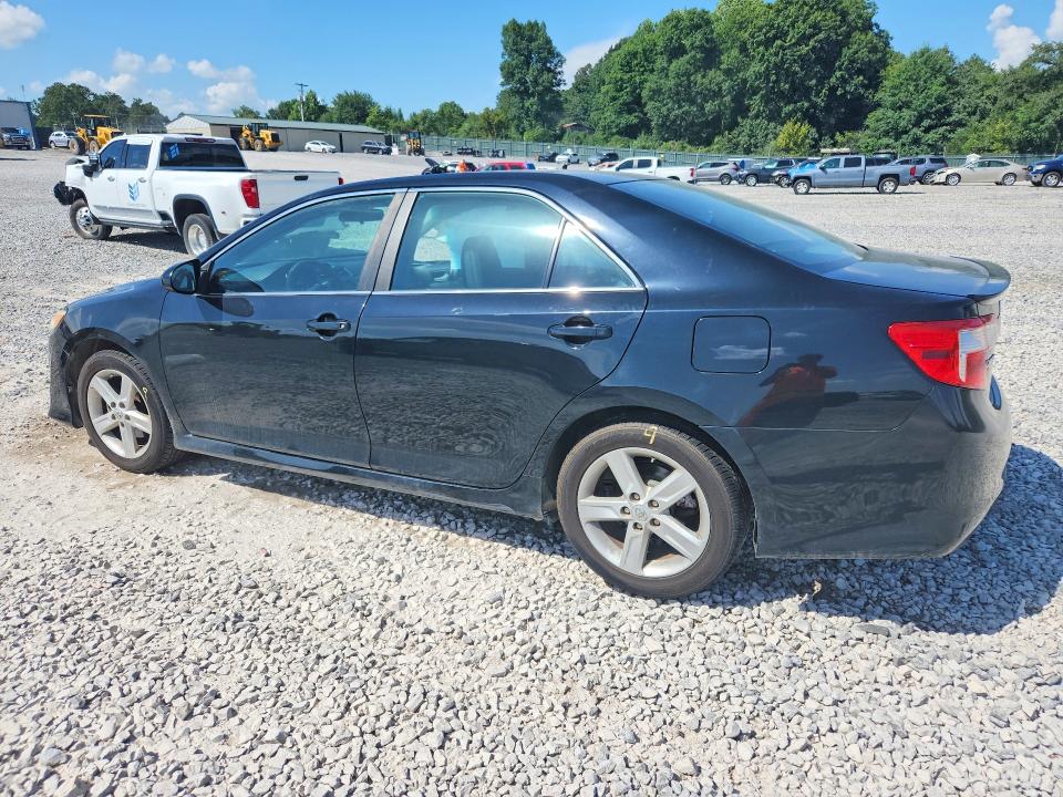2014 Toyota Camry მანქანა იყიდება აუქციონზე, vin: 4T1BF1FK0EU826669, აუქციონის ნომერი: 61900826