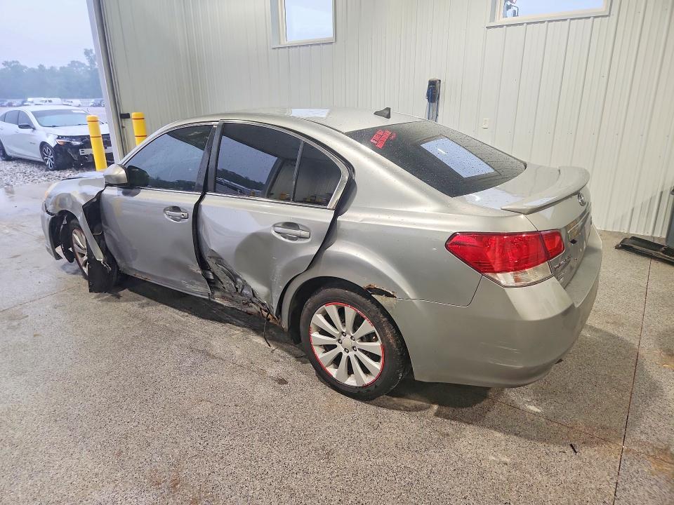61737866 :رقم المزاد ، 4S3BMDJ6XB2214959 vin ، 2011 Subaru Legacy مزاد بيع