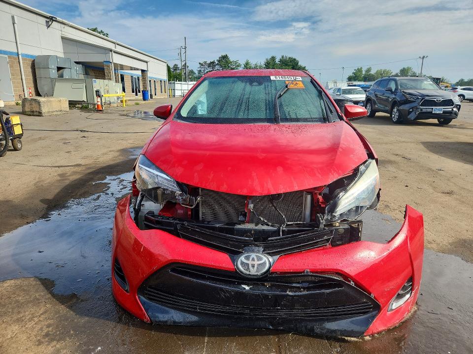 61484576 :رقم المزاد ، 2T1BURHE7JC984935 vin ، 2018 Toyota Corolla مزاد بيع