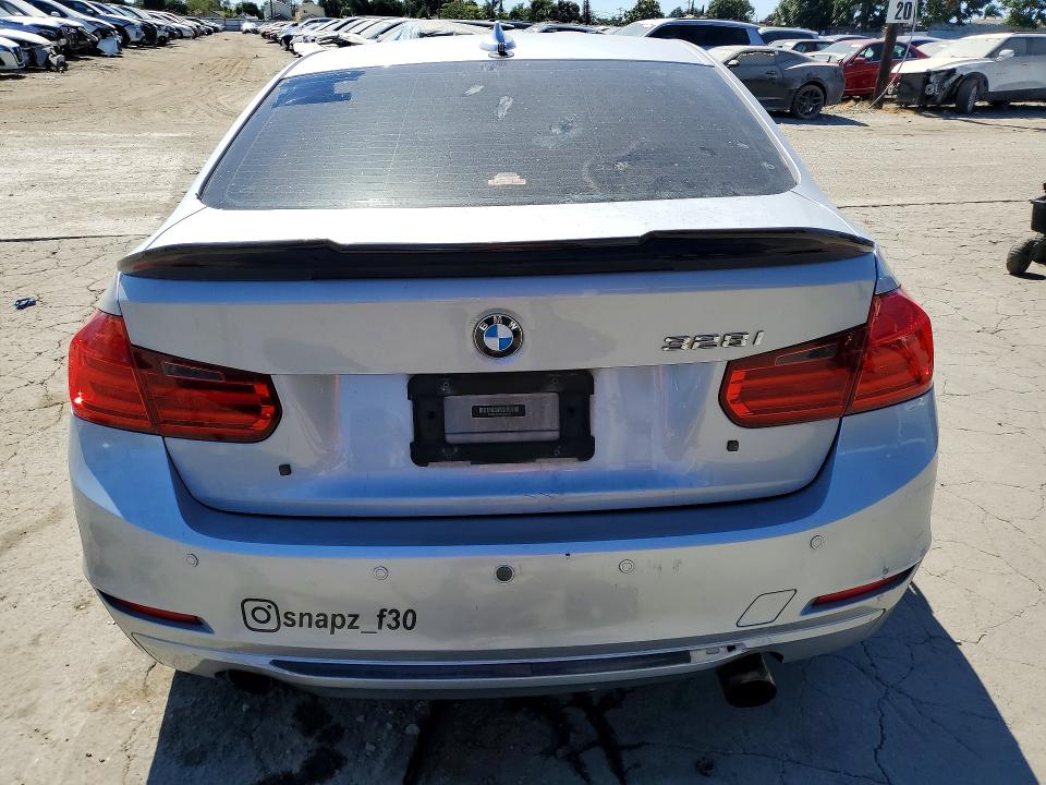 61813636 :رقم المزاد ، WBA3C1C59DF438033 vin ، 2013 Bmw 328 مزاد بيع