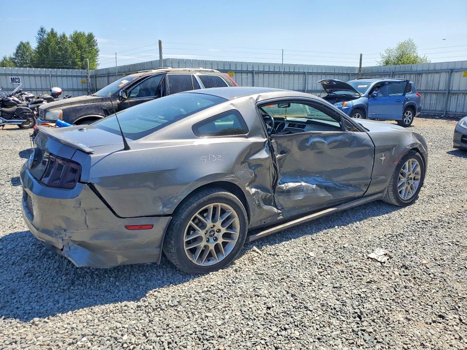 61435136 :رقم المزاد ، 1ZVBP8AM2D5227121 vin ، 2013 Ford Mustang مزاد بيع