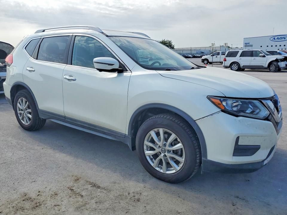 2017 Nissan Rogue მანქანა იყიდება აუქციონზე, vin: 5N1AT2MV4HC767790, აუქციონის ნომერი: 62540106