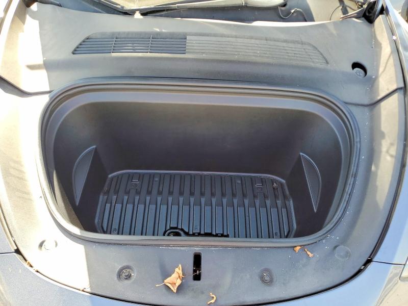 61635176 :رقم المزاد ، 5YJYGDEF1LF000114 vin ، 2020 Tesla Model Y مزاد بيع