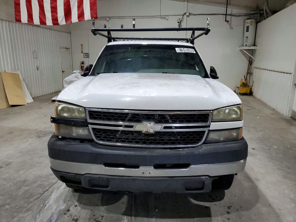 2006 Chevrolet Silverado მანქანა იყიდება აუქციონზე, vin: 1GCHC24UX6E153452, აუქციონის ნომერი: 61840306