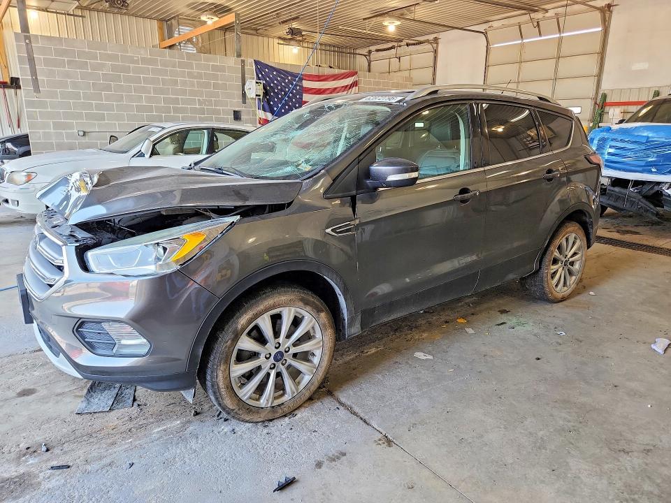 62872796 :رقم المزاد ، 1FMCU0J97HUC13705 vin ، 2017 Ford Escape مزاد بيع