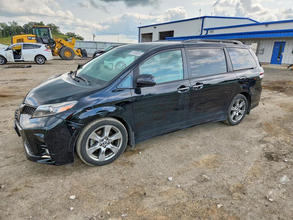 2018 Toyota Sienna მანქანა იყიდება აუქციონზე, vin: 5TDXZ3DC1JS957312, აუქციონის ნომერი: 61555006