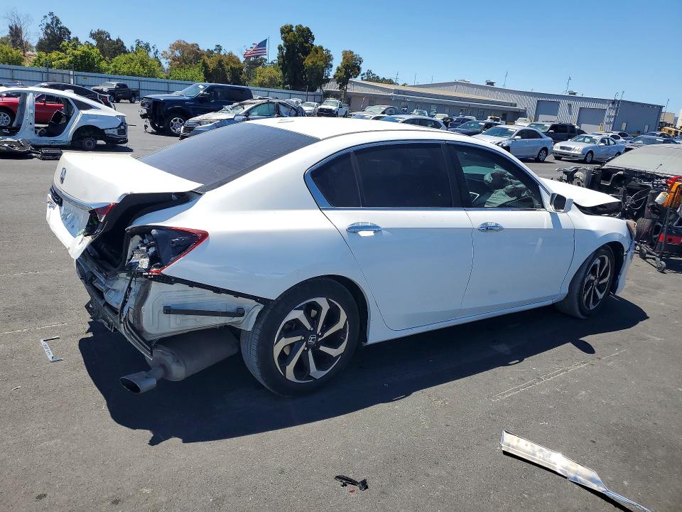 60838696 :رقم المزاد ، 1HGCR2F86HA095229 vin ، 2017 Honda Accord مزاد بيع