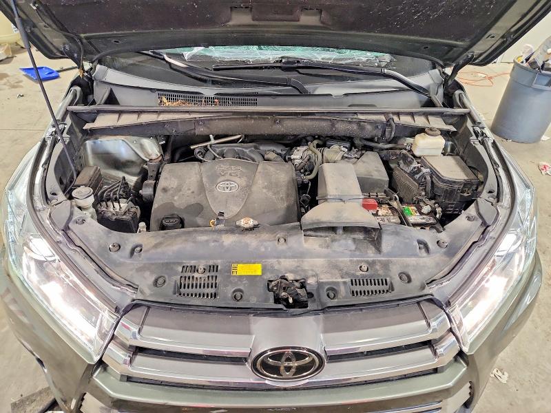 Продаж на аукціоні авто 2019 Toyota Highlander, vin: 5TDDZRFH7KS925531, номер лоту: 61790416