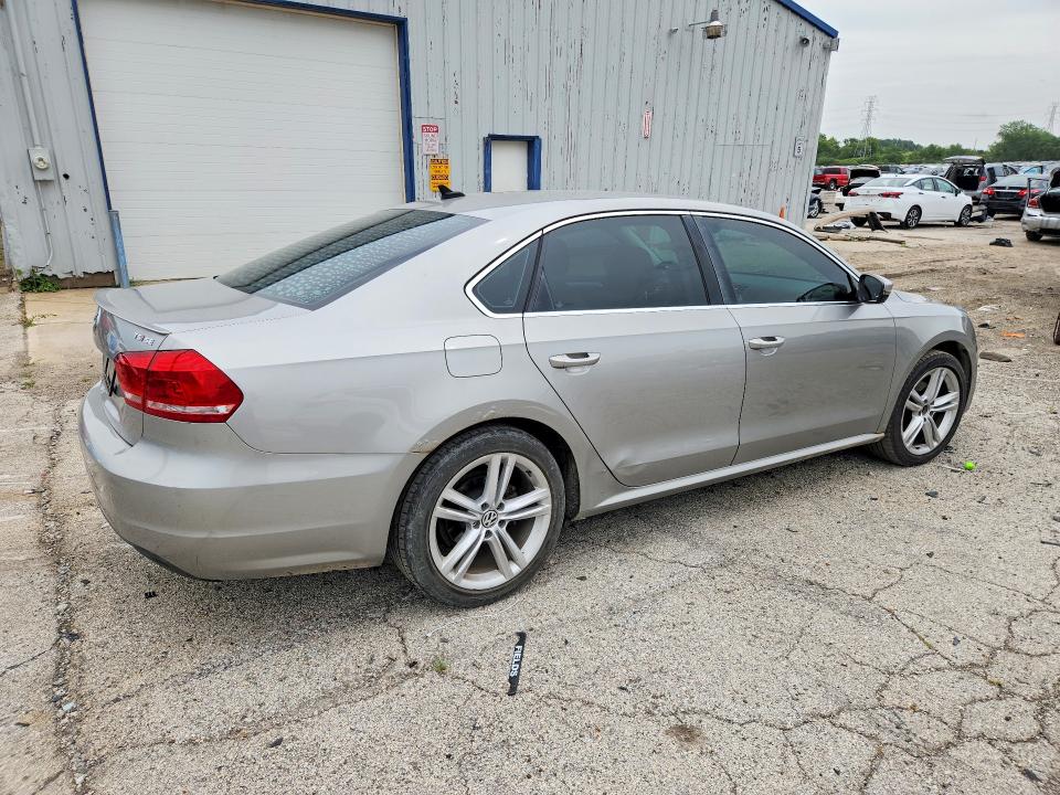 63569206 :رقم المزاد ، 1VWBS7A31EC053328 vin ، 2014 Volkswagen Passat مزاد بيع