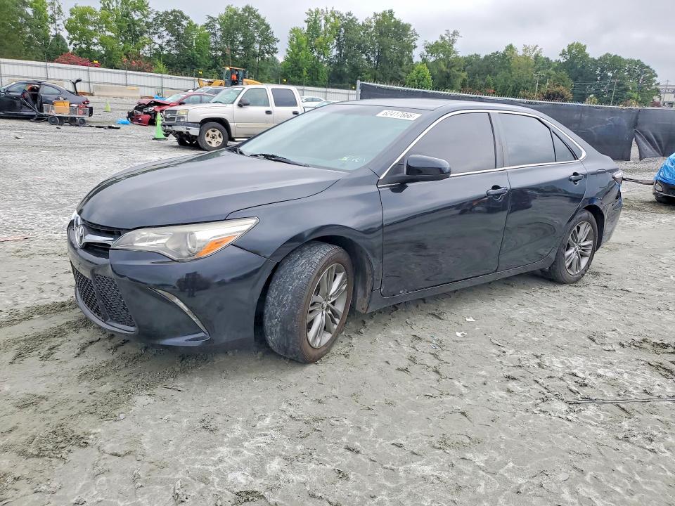62417666 :رقم المزاد ، 4T1BF1FK2HU682885 vin ، 2017 Toyota Camry مزاد بيع