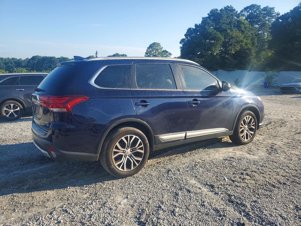 Продажа на аукционе авто 2018 Mitsubishi Outlander, vin: JA4AD3A32JJ003040, номер лота: 61482056