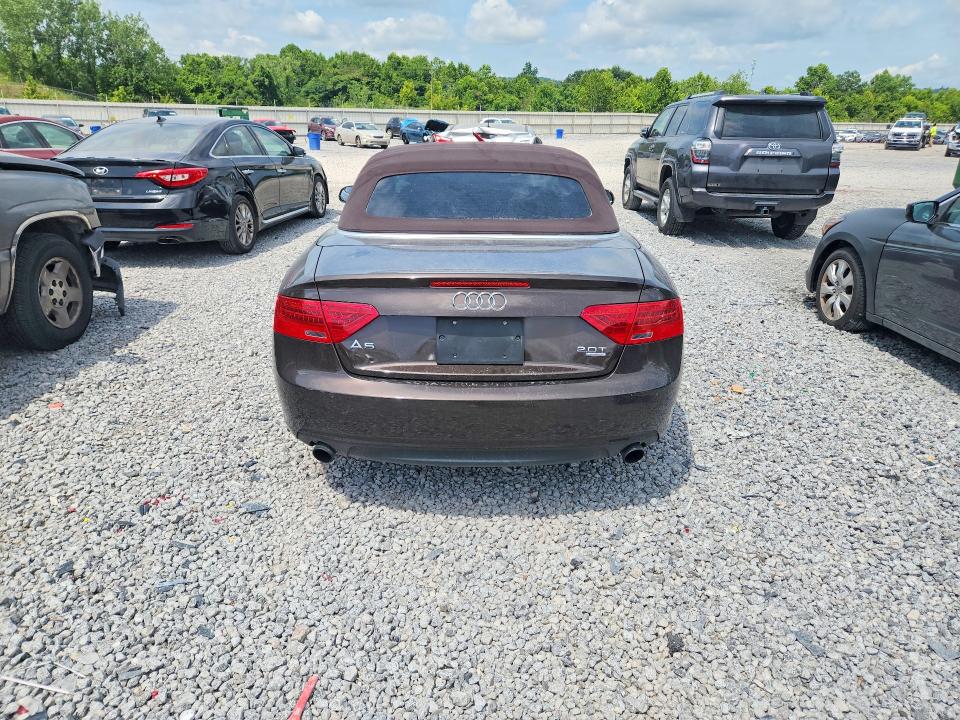 60261626 :رقم المزاد ، WAUCFAFH6FN002004 vin ، 2015 Audi A5 مزاد بيع