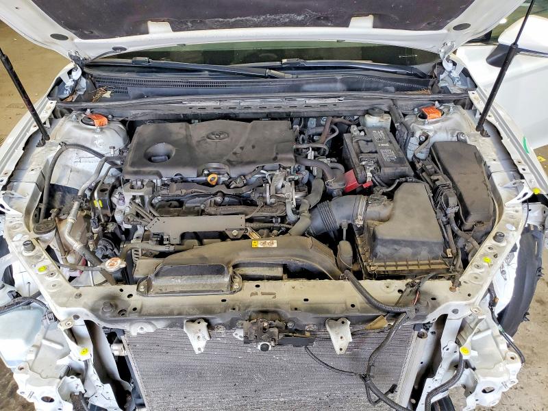 62817426 :رقم المزاد ، 4T1B61HK4JU061425 vin ، 2018 Toyota Camry مزاد بيع