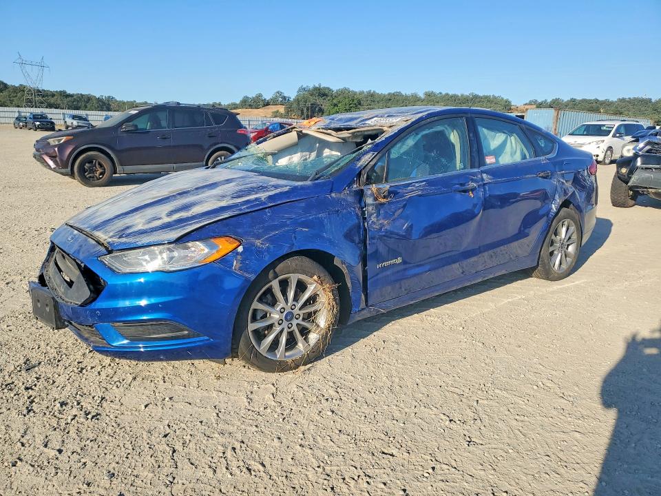 59822336 :رقم المزاد ، 3FA6P0LUXHR336809 vin ، 2017 Ford Fusion مزاد بيع