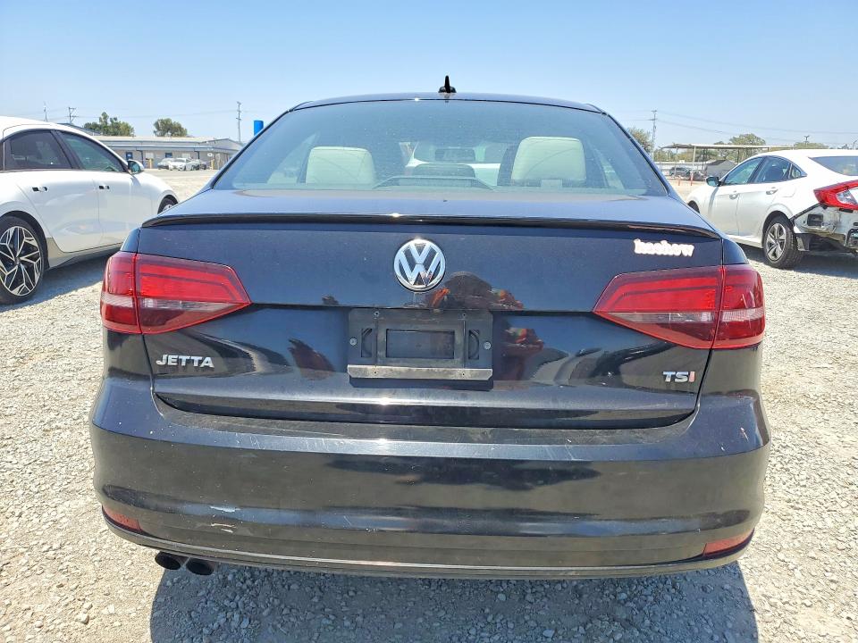 60447426 :رقم المزاد ، 3VWD17AJ6GM287802 vin ، 2016 Volkswagen Jetta مزاد بيع