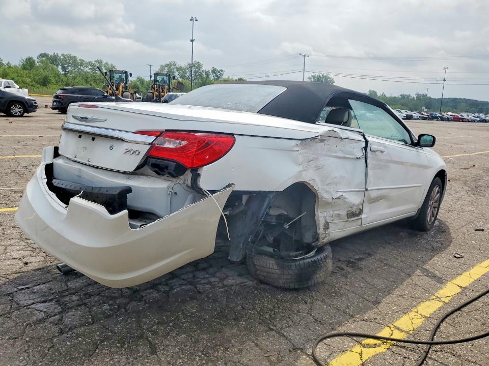 Продажа на аукционе авто 2014 Chrysler 200, vin: 1C3BCBEGXEN131114, номер лота: 59722066