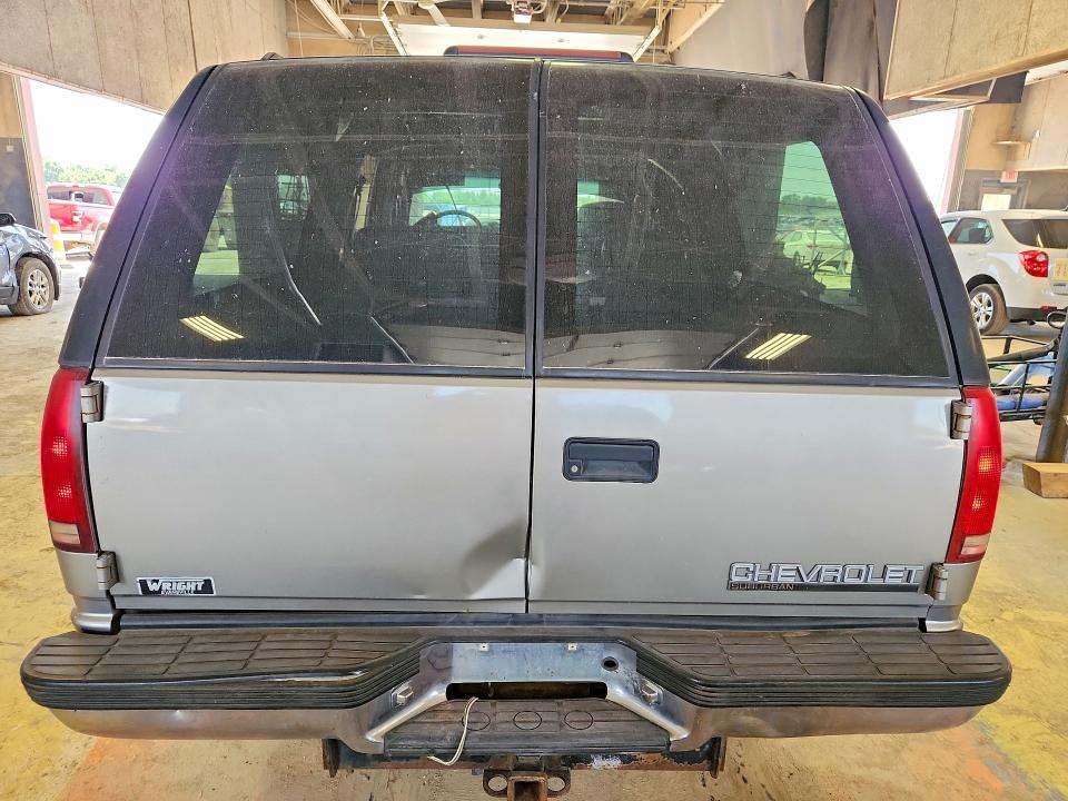 Продаж на аукціоні авто 1999 Chevrolet Suburban, vin: 1GNFK16R4XJ443652, номер лоту: 58874616