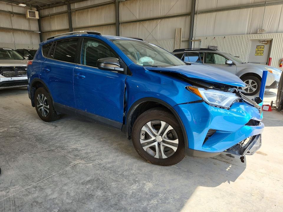 61138466 :رقم المزاد ، 2T3ZFREV0HW361993 vin ، 2017 Toyota Rav4 مزاد بيع