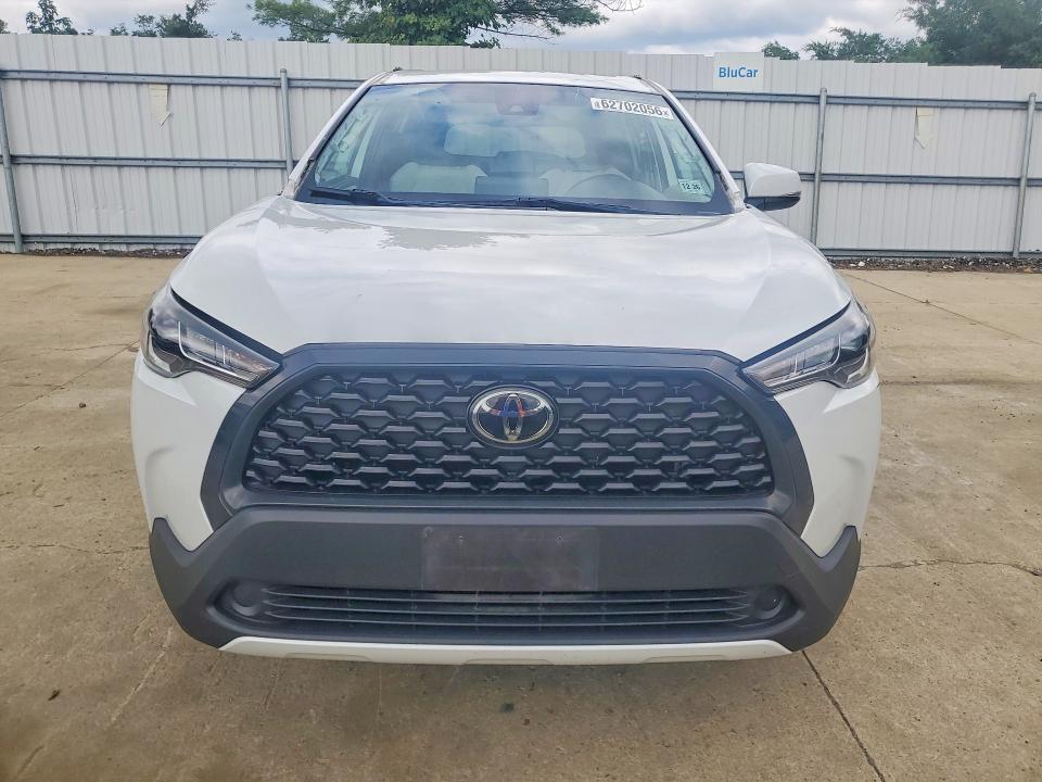 62702056 :رقم المزاد ، 7MUBAABG4NV005573 vin ، 2022 Toyota Corolla Cross مزاد بيع