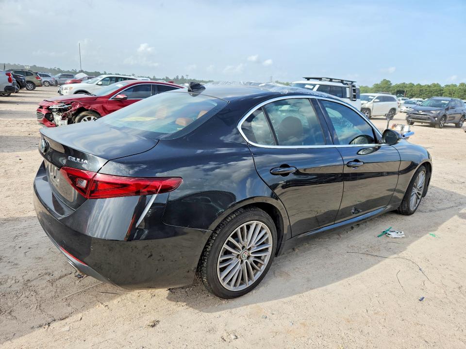 Aukcja sprzedaży 2017 Alfa Romeo Giulia, vin: ZARFAEEN3H7557275, numer aukcji: 61232576