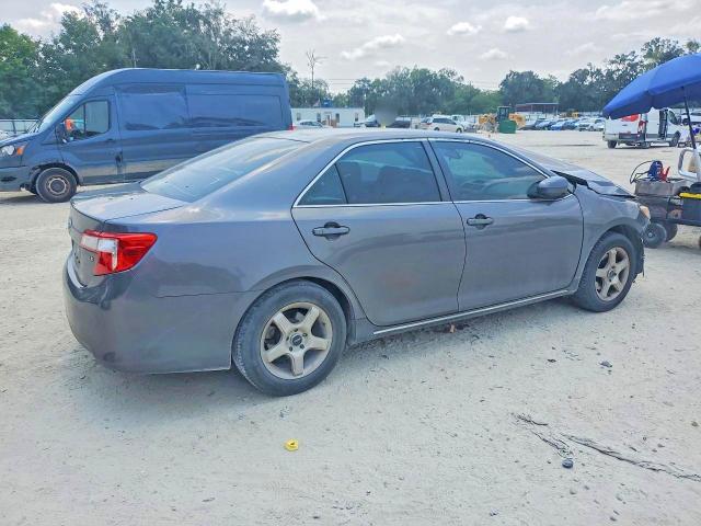 2014 Toyota Camry მანქანა იყიდება აუქციონზე, vin: 4T1BF1FK1EU371637, აუქციონის ნომერი: 62751146