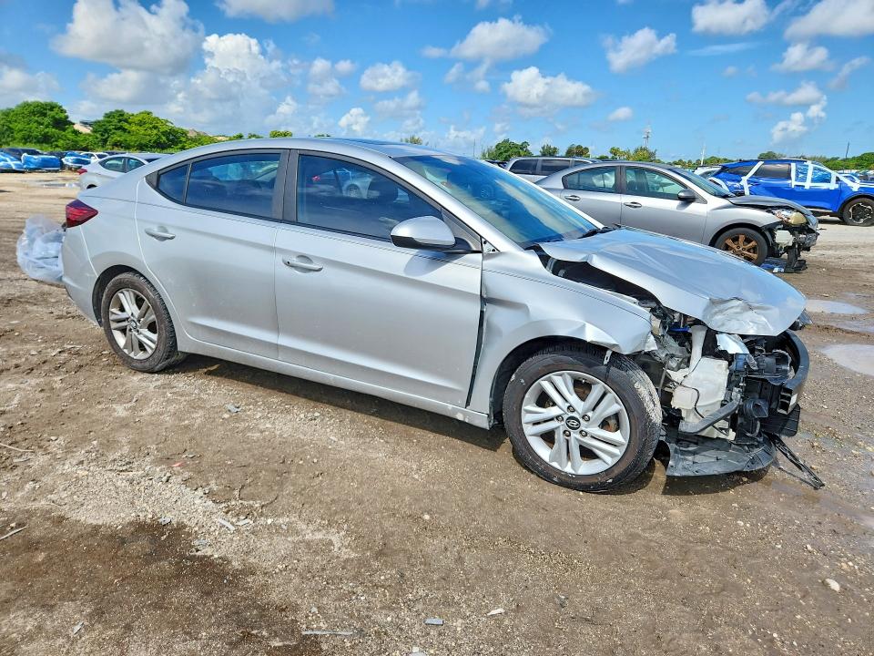 60280806 :رقم المزاد ، 5NPD84LF6KH414682 vin ، 2019 Hyundai Elantra مزاد بيع