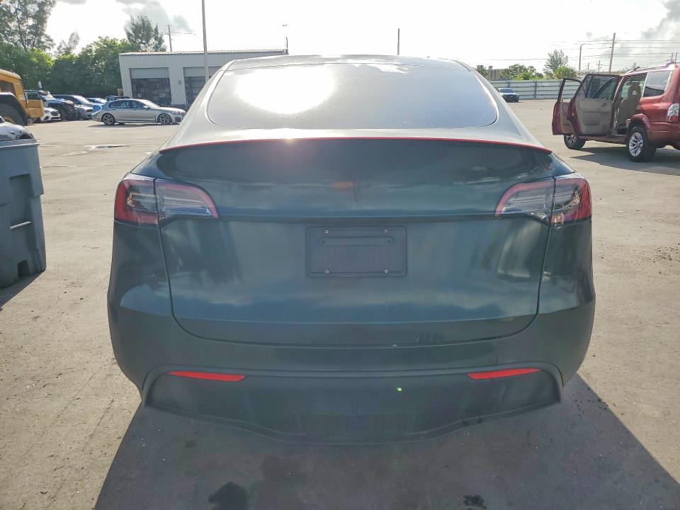 61377256 :رقم المزاد ، 7SAYGDEF7NF536619 vin ، 2022 Tesla Model Y مزاد بيع