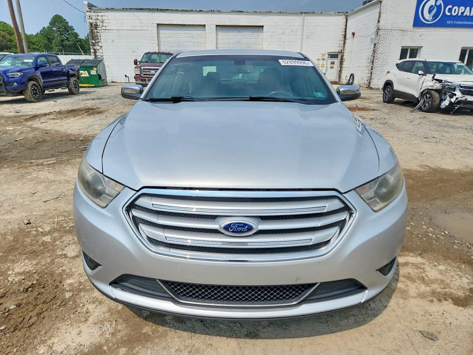 Продажа на аукционе авто 2015 Ford Taurus, vin: 1FAHP2F80FG118725, номер лота: 62899996