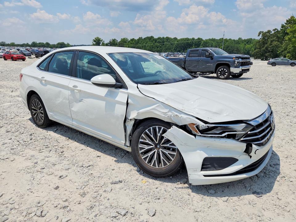 59808986 :رقم المزاد ، 3VWN57BU5MM098264 vin ، 2021 Volkswagen Jetta مزاد بيع