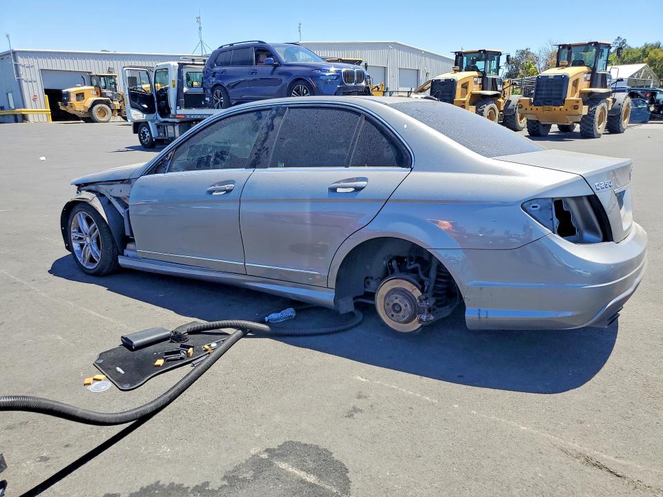 61033976 :رقم المزاد ، WDDGF4HB8CR233852 vin ، 2012 Mercedes-benz C مزاد بيع