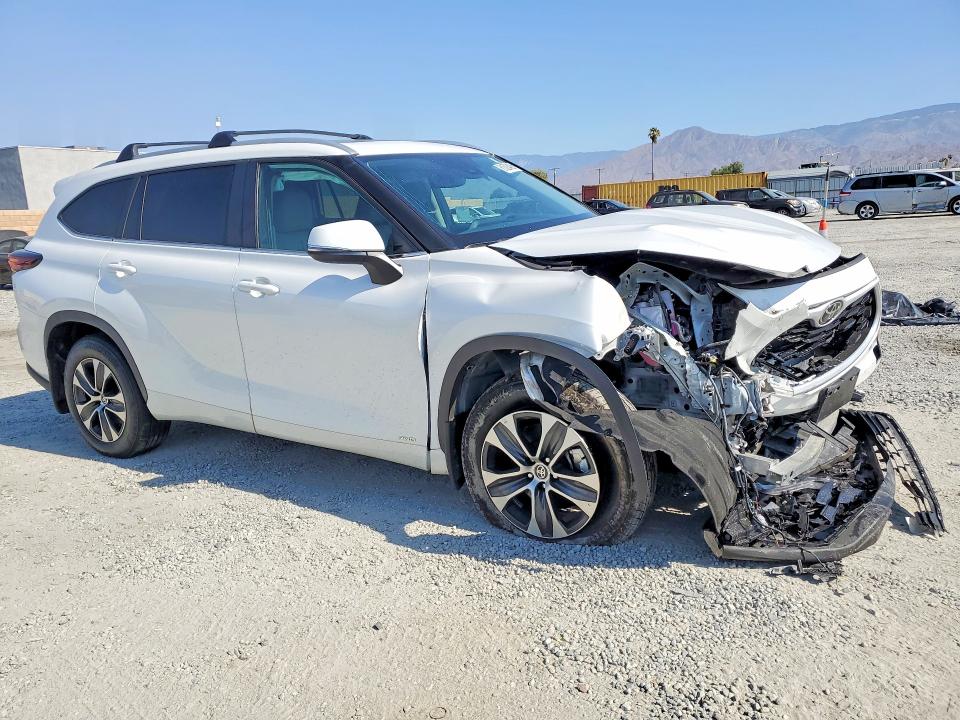 Продажа на аукционе авто 2026 Toyota Highlander Hybrid, vin: 5TDKBRCH4TS710996, номер лота: 61523426
