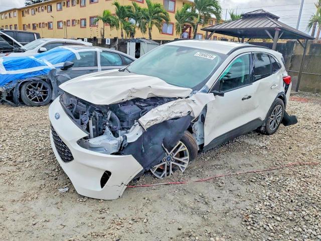 62153496 :رقم المزاد ، 1FMCU0H67NUB78283 vin ، 2022 Ford Escape مزاد بيع