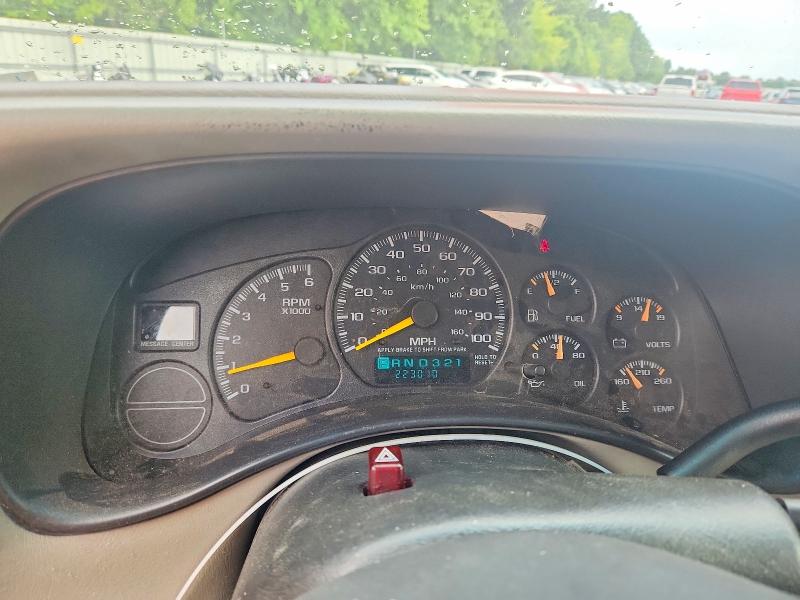2001 Chevrolet Suburban მანქანა იყიდება აუქციონზე, vin: 3GNFK16T61G228066, აუქციონის ნომერი: 60948426