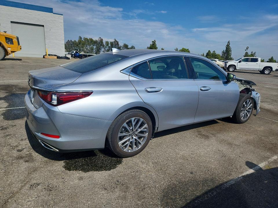 61047346 :رقم المزاد ، 58ACZ1B15SU205800 vin ، 2025 Lexus Es 350 مزاد بيع