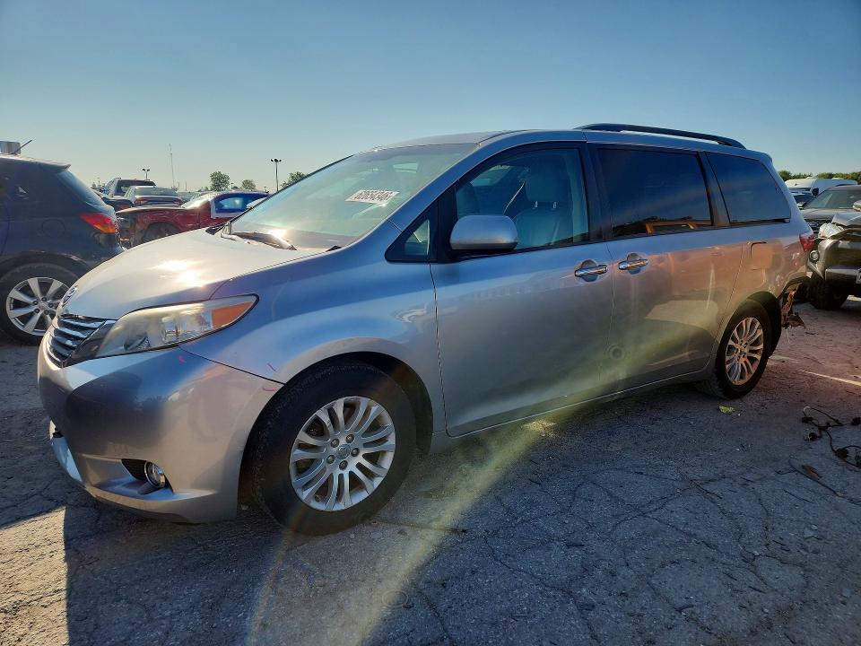 2016 Toyota Sienna მანქანა იყიდება აუქციონზე, vin: 5TDYK3DC0GS761329, აუქციონის ნომერი: 62654346