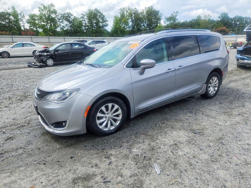 60749286 :رقم المزاد ، 2C4RC1BG0JR322742 vin ، 2018 Chrysler Pacifica مزاد بيع