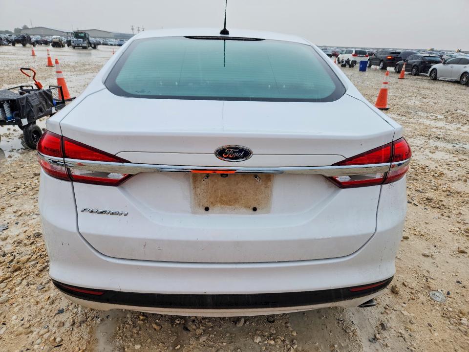 60951456 :رقم المزاد ، 3FA6P0G79HR109826 vin ، 2017 Ford Fusion مزاد بيع