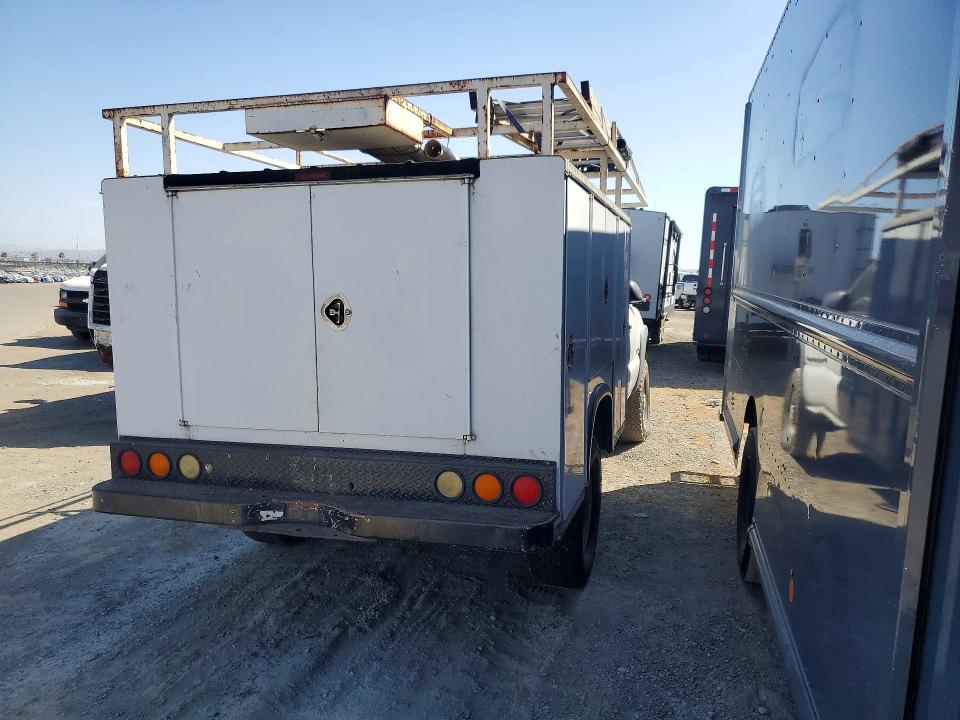 Продаж на аукціоні авто 2001 Chevrolet Silverado, vin: 1GBHC24U61E318944, номер лоту: 61220266