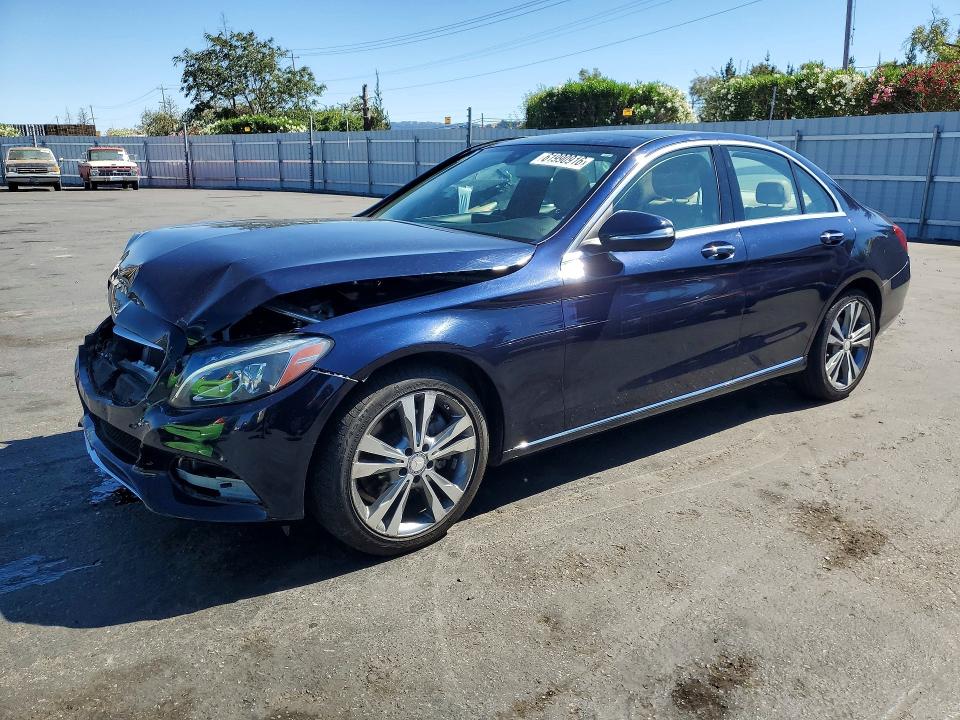 61990916 :رقم المزاد ، 55SWF4KB1FU040045 vin ، 2015 Mercedes-benz C مزاد بيع